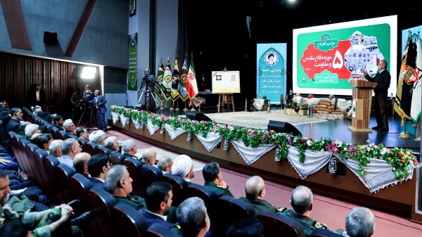 اکثر اختلافات و دعواها بر سر قدرت و شهرت و پست و مقام است