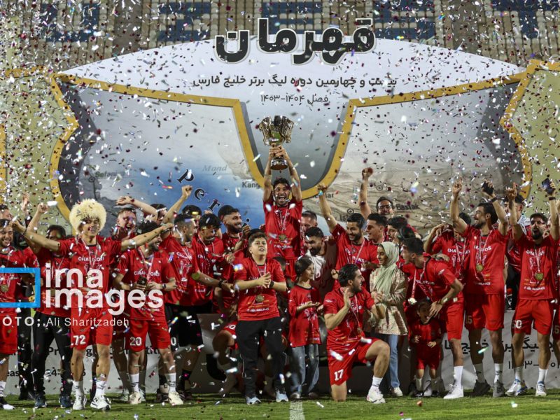 حاشیه‌هایی پررنگ‌تر از متن در جشن قهرمانی تراکتور
