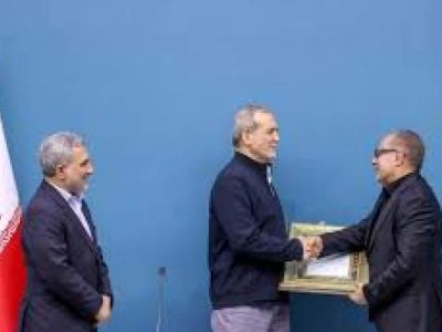 آهنگ هایده تیتر روزنامه اصولگرا شد