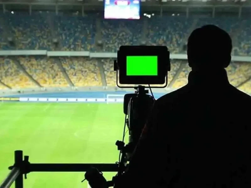 چرا صداوسیما زیر بار پرداخت حق پخش فونبال نمی‌رود؟