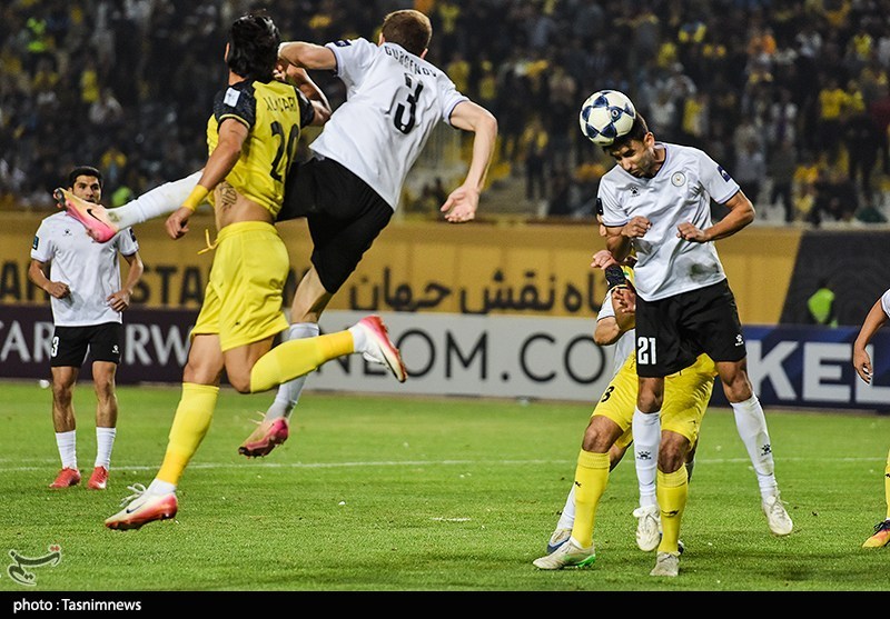 توقف سپاهان در نیمه اول مقابل آخال در نقشجهان