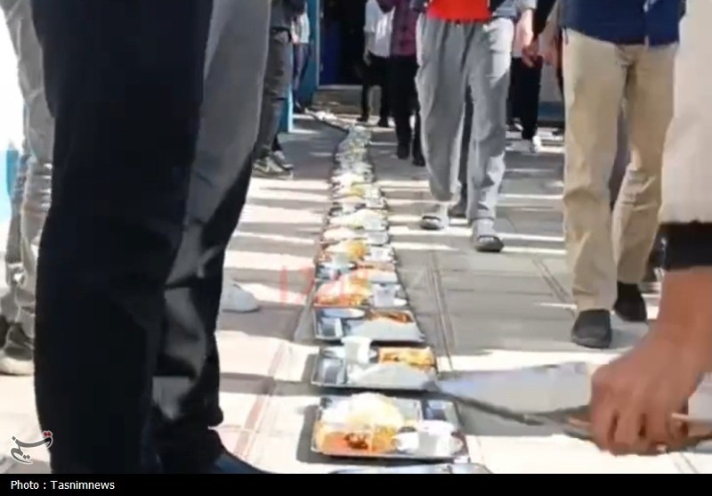 شپش در غذای دانشجویان دانشگاه فرهنگیان زنجان / دانشجویان اعتصاب غذا کردند!