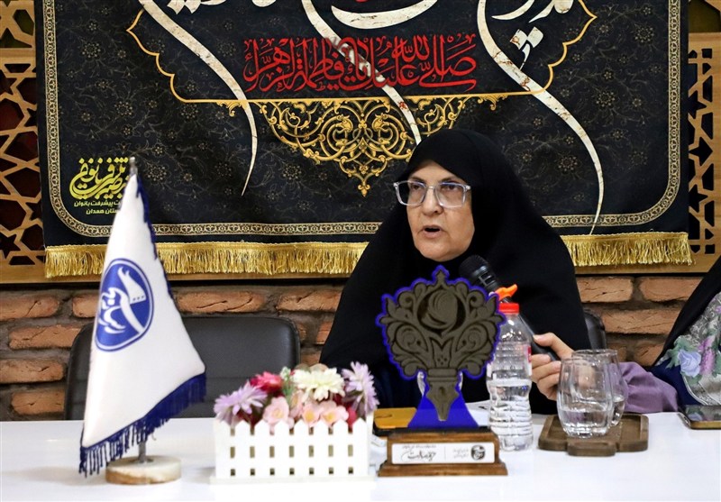 پیکرۀ صبر و عشق؛ از چادرِ چالش‌برانگیز بانوی همدانی تا مدیریتِ جهادی تصویر