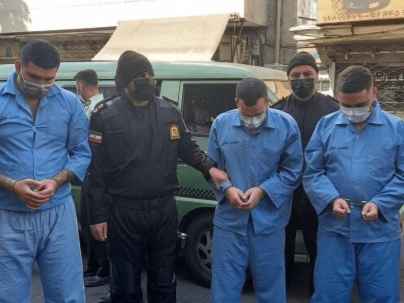 زاهد: ۵ نفر از اراذل و اوباش مسلح در آذرشهر بازداشت شدند – آژانس خبری ملت آزاد آنلاین |