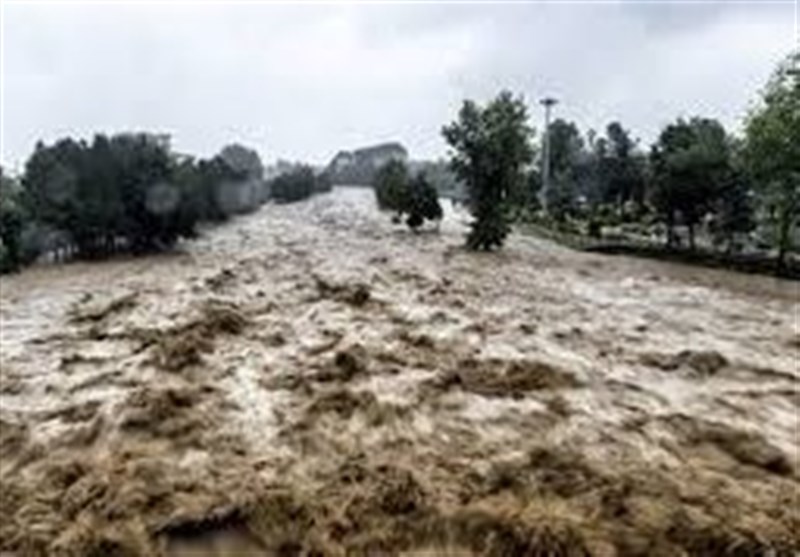 عملیات جستجوی برای یافتن یک جسد در سیل دهدشت فیلم