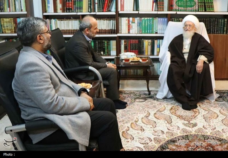 آیتالله نوریهمدانی: مردم از گرانی و سختی معیشت به ستوه آمدهاند