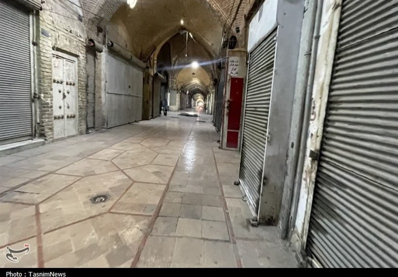 کسبه و بازاریان اراک صف خود را از آشوب و برهم زنندگان امنیت جدا کردند