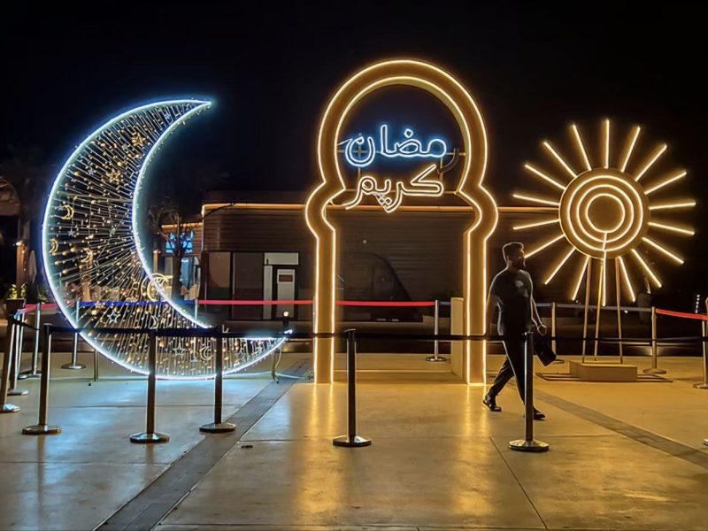 شب گشوده‌شدن درهای آسمان؛ آداب ورود به ماه مهمانی خدا – آژانس خبری  ملت آزاد آنلاین |