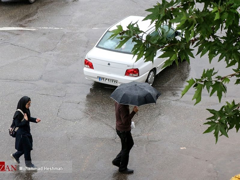 تهران ابری و بارانی/ وزش باد ادامه دارد
