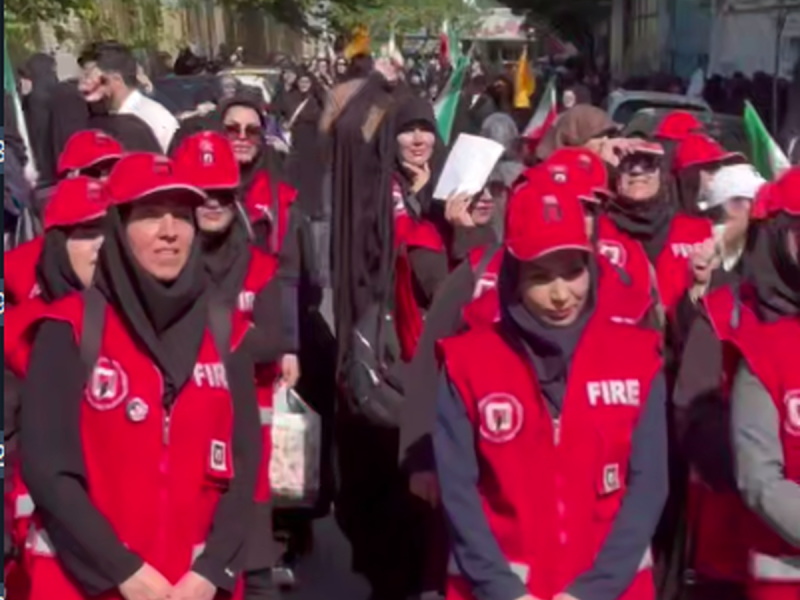 بانوان آتش‌نشان در رژه «جانفدا» با رهبر انقلاب بیعت کردند