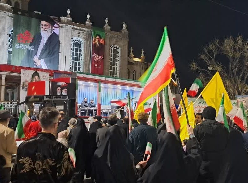 تجمع مردم تبریز در «شب‌های اقتدار ایران» ادامه دارد