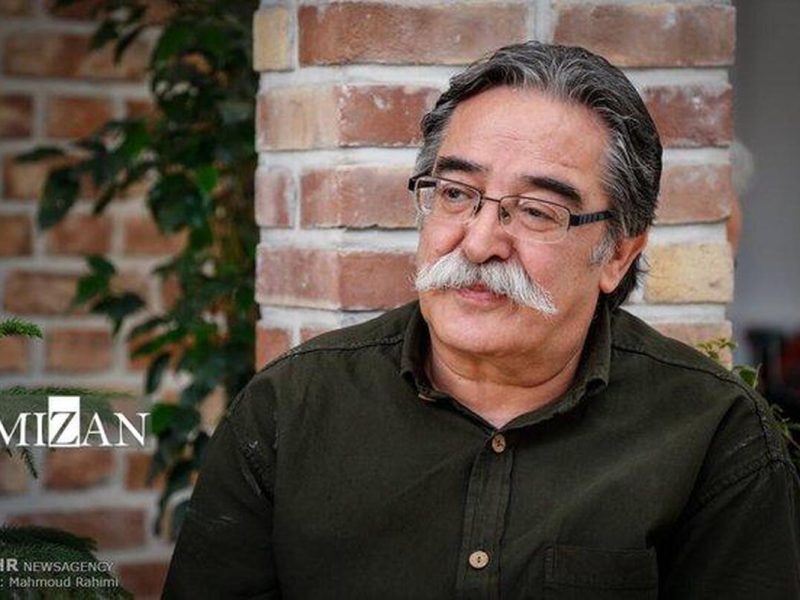 قهرمان کسی است که برای وطن می‌کوشد