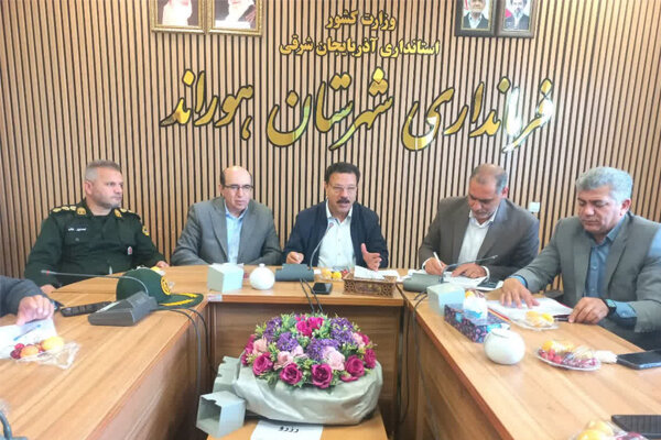 روند اجرای پروژه‌های عمرانی در شهرستان هوراند بررسی شد