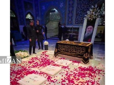 نوه خردسال رهبر شهید انقلاب همراه پدربزرگ خود در یک مزار به خاک سپرده شد
