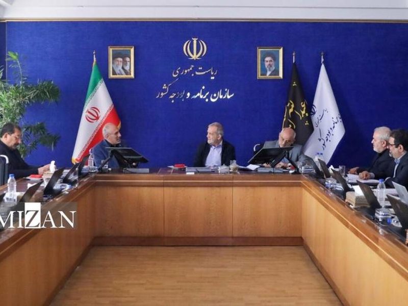 با حضور پزشکیان صورت گرفت؛ تدوین نقشه راه و مدیریت منابع در نشست ستاد بازسازی خسارات ناشی از جنگ