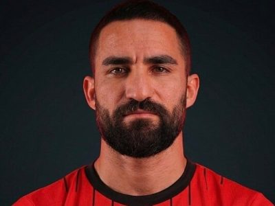 مهاجم سابق استقلال بازیکن آزاد شد/ گلر ذوب آهن به تراکتور پیوست