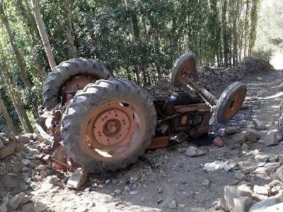 واژگونی تراکتورها در میانه جان ۲ نفر را گرفت