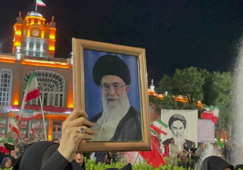 کاروان مردمی تبریز پس از اجتماع ۱۴۸ در بیعت بارهبری عازم جنوب ایران شد