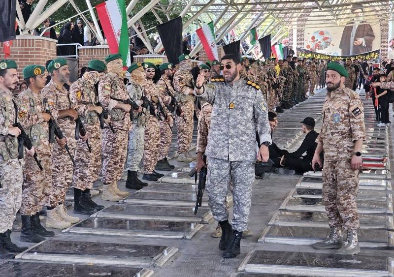 تجدید میثاق نیروهای یگان فاتحین لشکر ۳۱ عاشورا با شهدا در اربعین حسینی