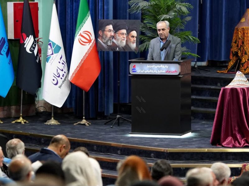 سرمست: مشروطه آغاز گذار ایران از حکمرانی فردی به حکمرانی نهادی بود